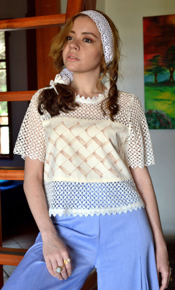 Blusa en torchon con pintura manual