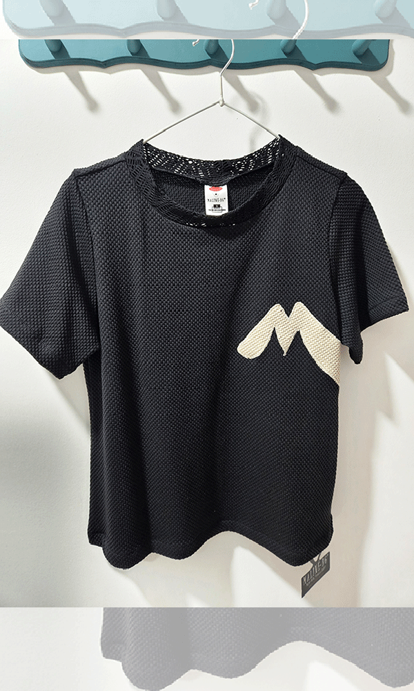 Camiseta Negra Bordada Mujer - Imagen 2